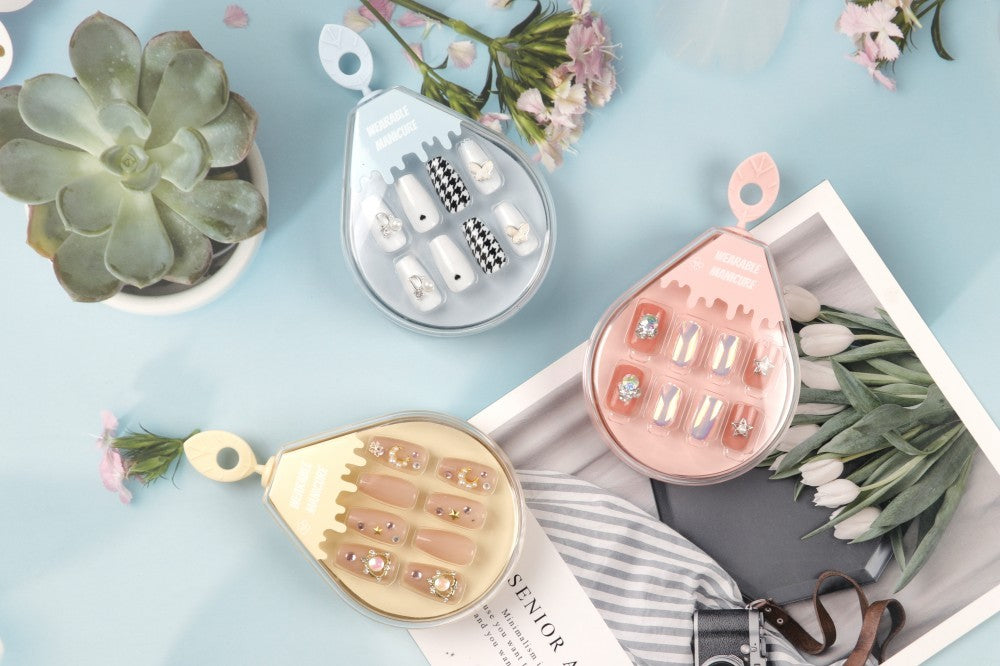 6 Sets Of Press On Nails 24pcs And Nail Tool In The Box