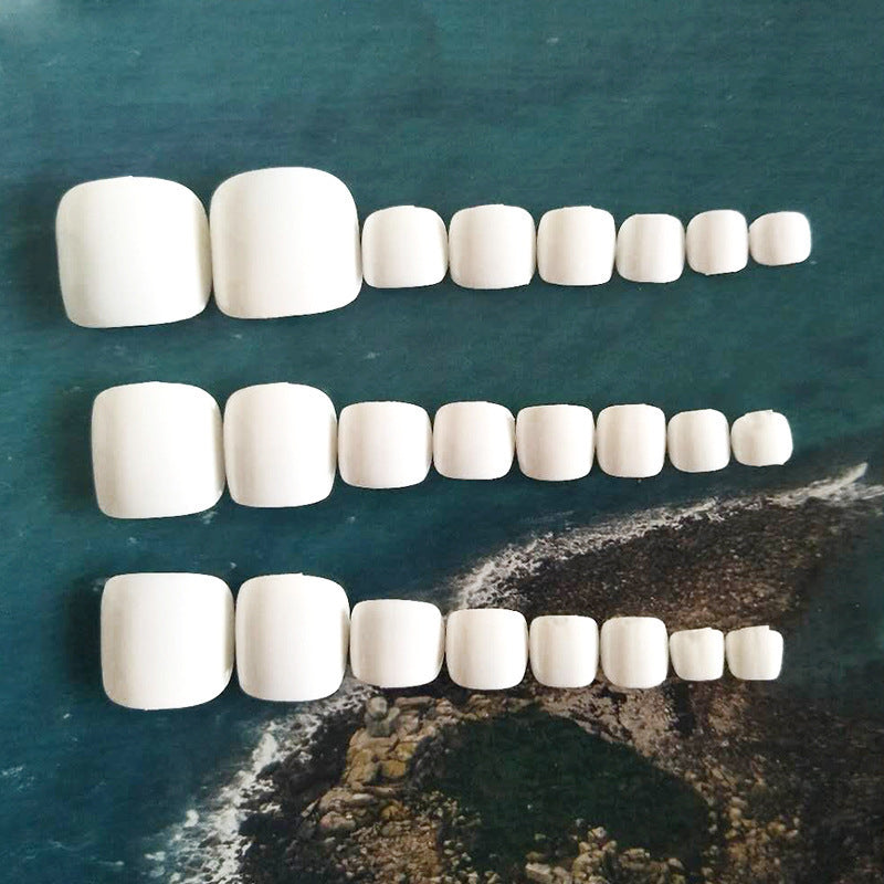 Cute And Graceful Goddess Wear Nail Toe