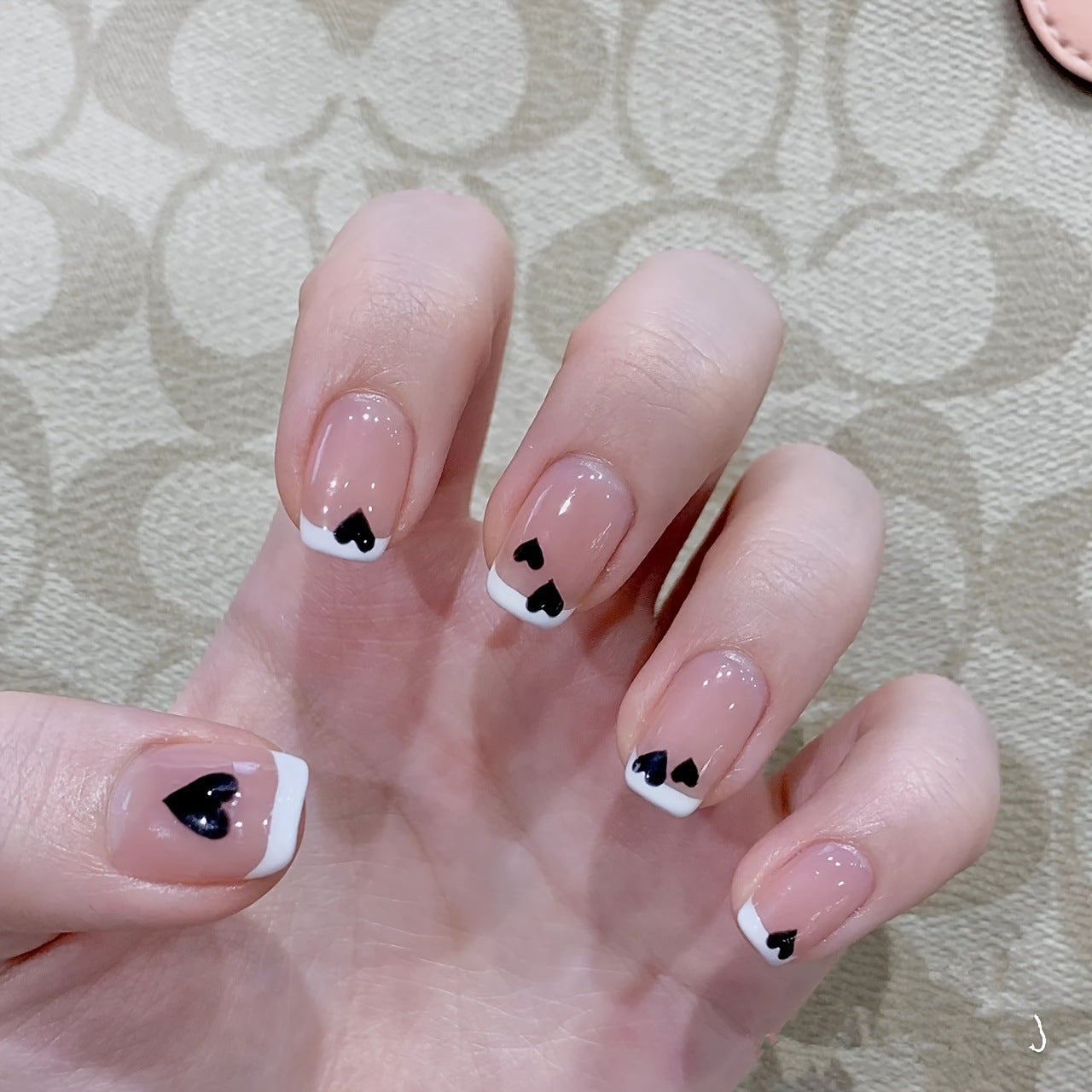 24pcs Black White French Heart Press On Nails – Sweet Cool Detachable Fake Nails 