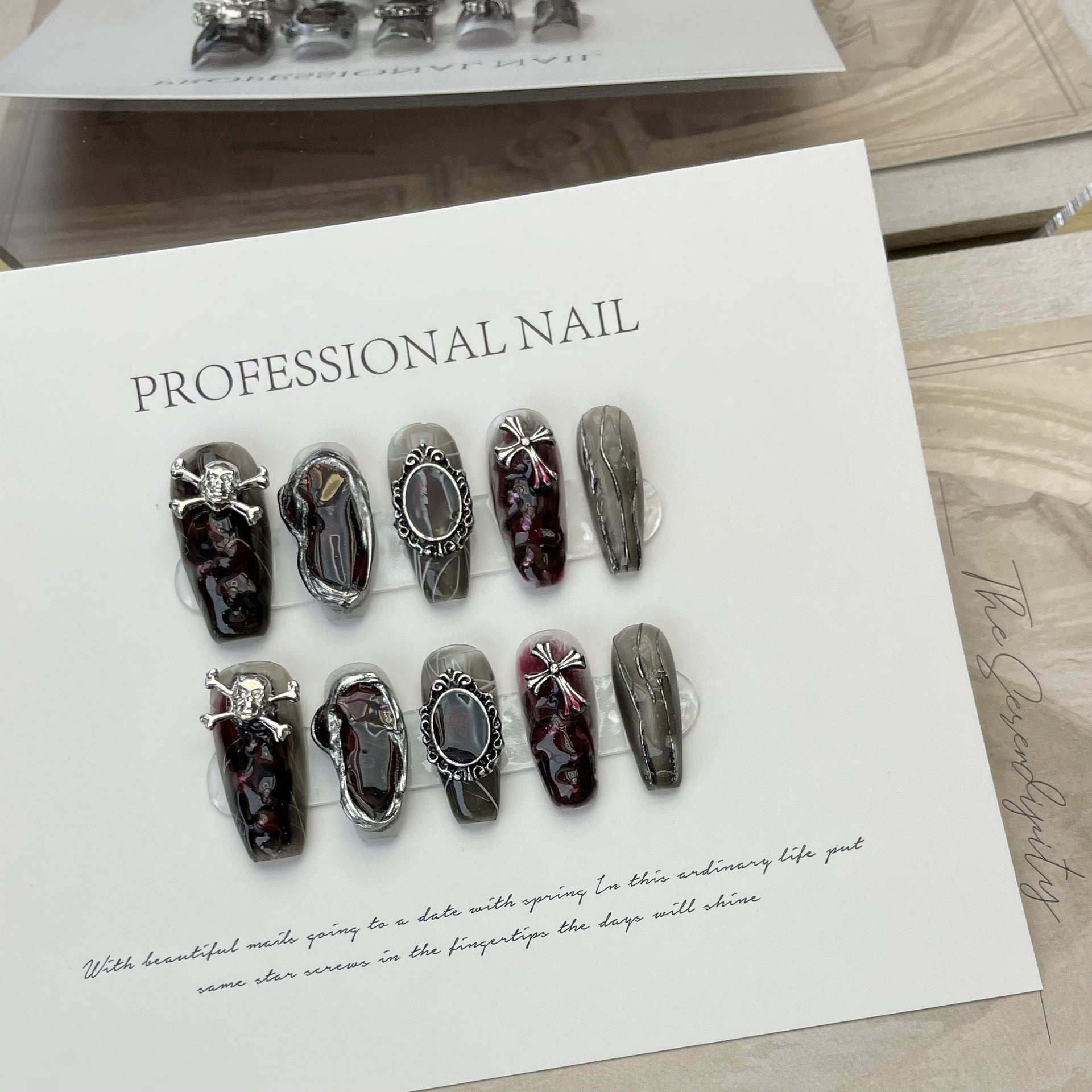 Halloween Dark Gothic Press On Nails – Skull & Heart Design